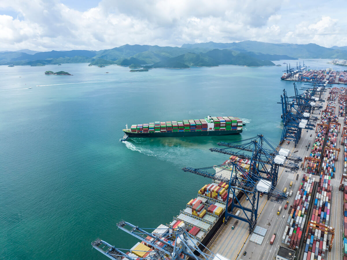 containership leaving port
